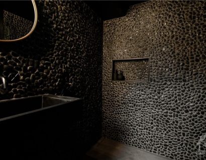 The renovation included the creation of two new washrooms, featuring contemporary fixtures and finishes, and a custom-designed kitchen that perfectly blends functionality with style.